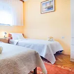 Apartmán Familienwohnung In By Interhome Malinska