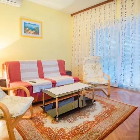 Appartement Familienwohnung In By Interhome Malinska
