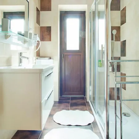 Familienwohnung In By Interhome مالينسكا