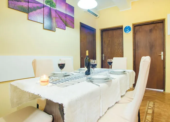 Appartement Familienwohnung In By Interhome Malinska
