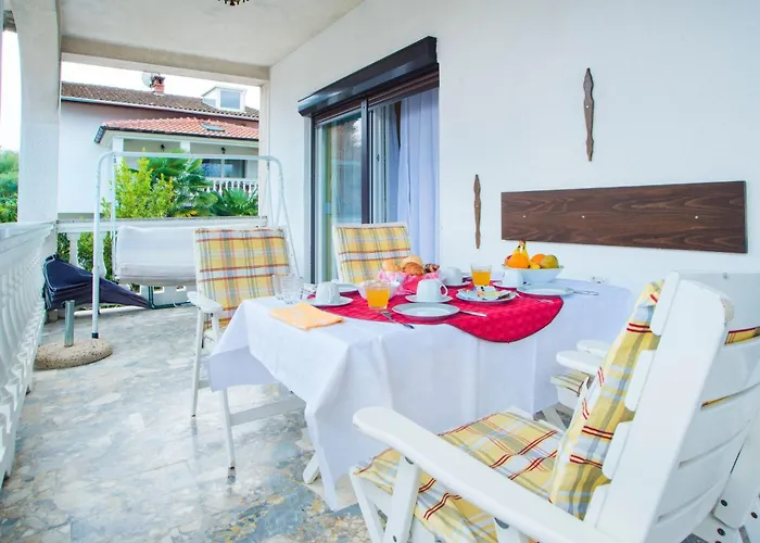 Appartement Familienwohnung In By Interhome Malinska